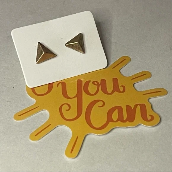 Vintage Woman’s Gold Tone Minimalist Spike Pyramid Stud Earrings - Picture 2 of 8